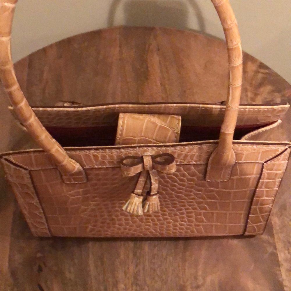 Handbag - Picture 2 of 6
